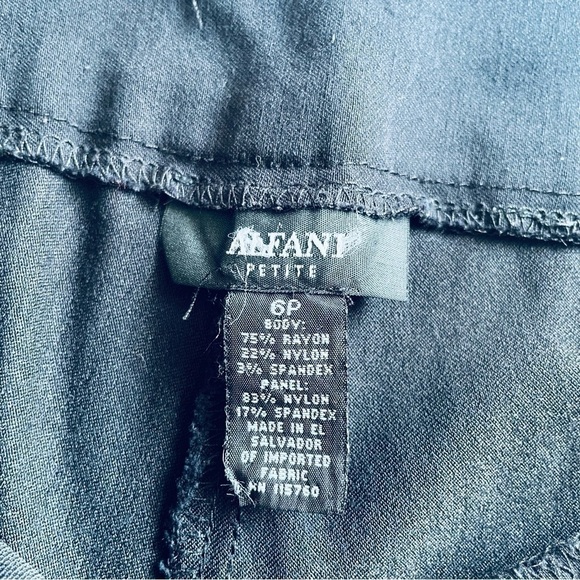 Alfani Petite 6P Black Cropped Stetch Women Pant - Picture 2 of 5